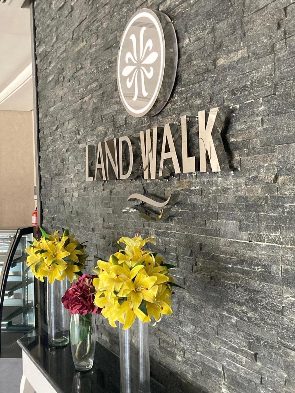 Land Walk Al Aqiq Aparthotel Rijád Kültér fotó