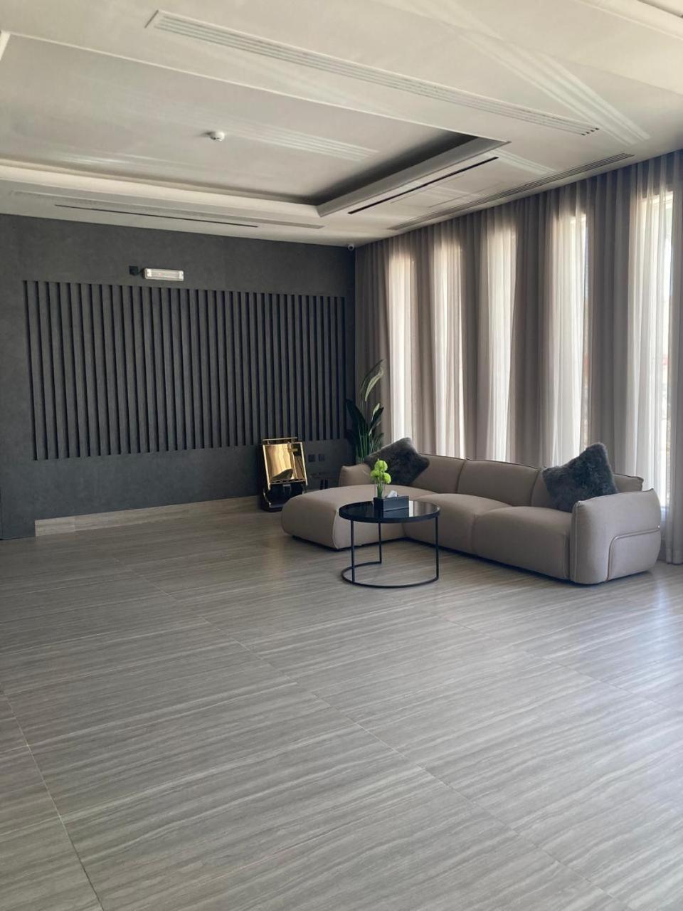 Land Walk Al Aqiq Aparthotel Rijád Kültér fotó